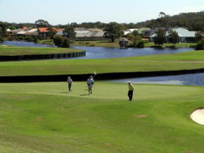 Horizons Retreat, Salamander Bay
